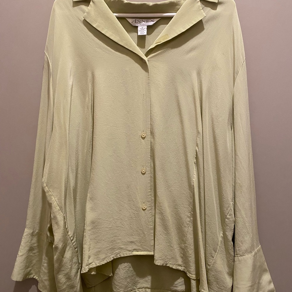 100% Silk Green Button Up Blouse